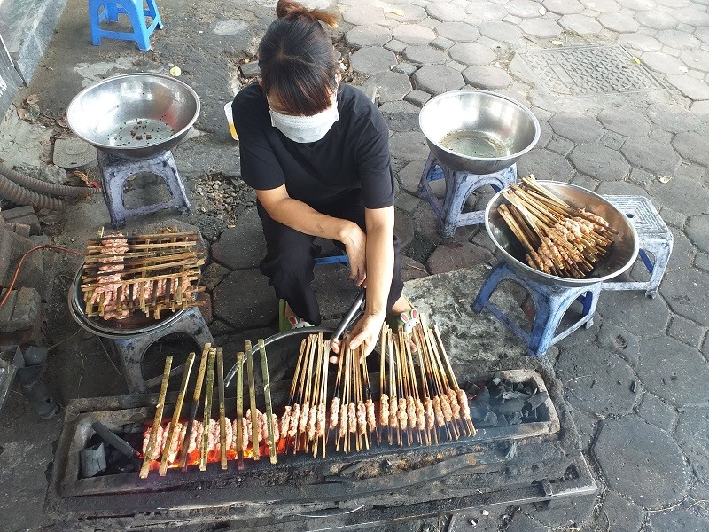 Hap dan mon bun cha kep que tre o Ha Noi-Hinh-2