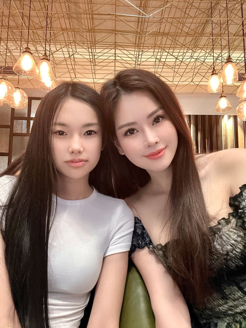 Con gai xinh dep cua sieu mau Dao Lan Phuong va chong doanh nhan-Hinh-2