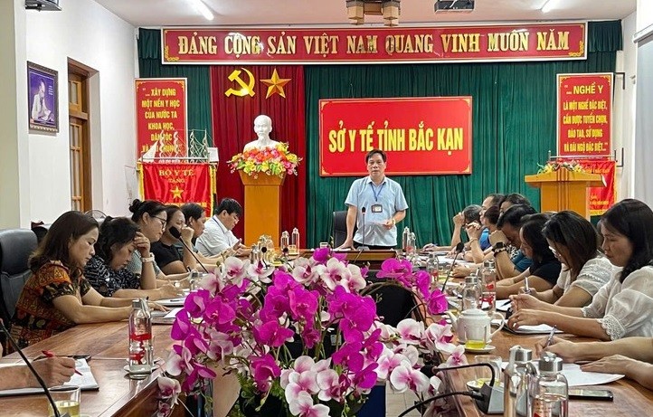 Vu hon 80 hoc sinh o Bac Kan nhap vien do tu cau khuan