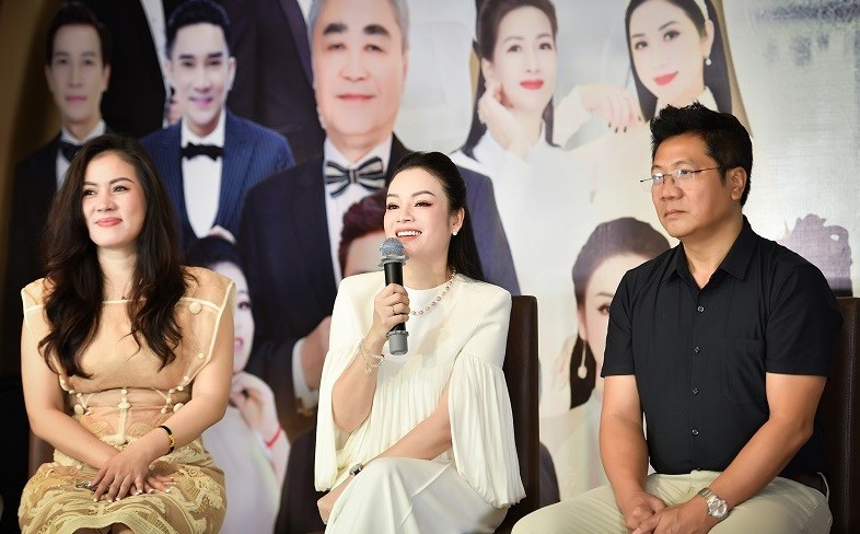 Tan Nhan, Anh Tho, Quang Ha participate in the music night 