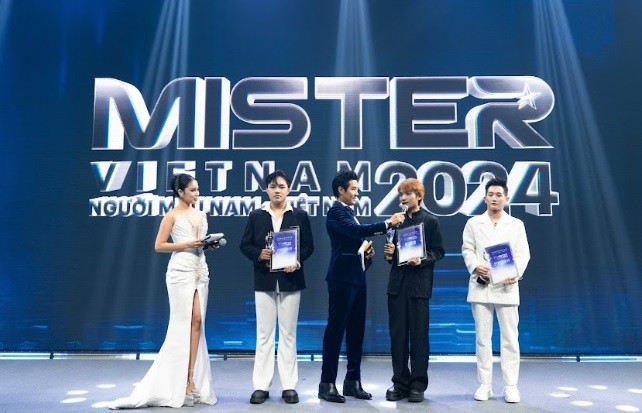 Man wearing a variety of hair and toe costumes for Mister Vietnam 2024-Picture-8