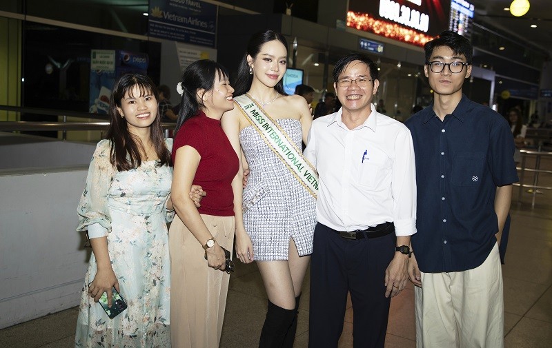 Thanh Thuy mang 150 kg hanh ly du thi Miss International 2024-Hinh-6