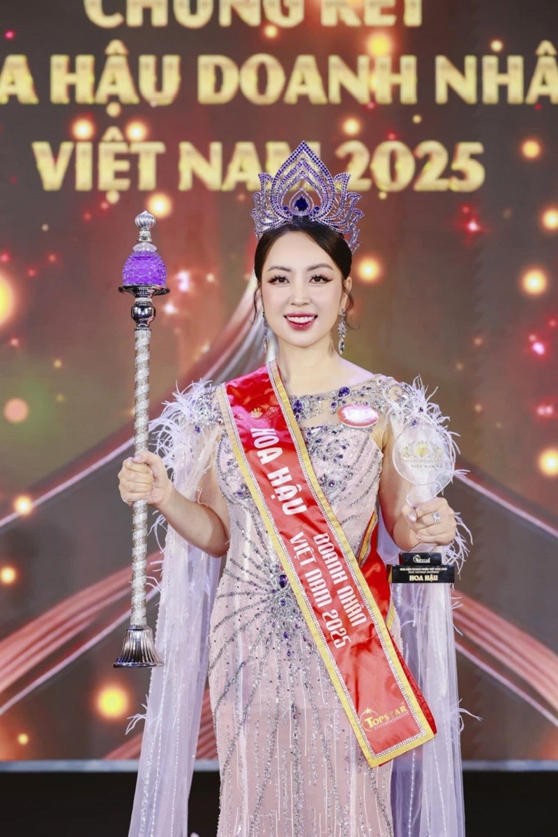 Hoang Thu Thuy dang quang Hoa hau Doanh nhan Viet Nam 2025-Hinh-3