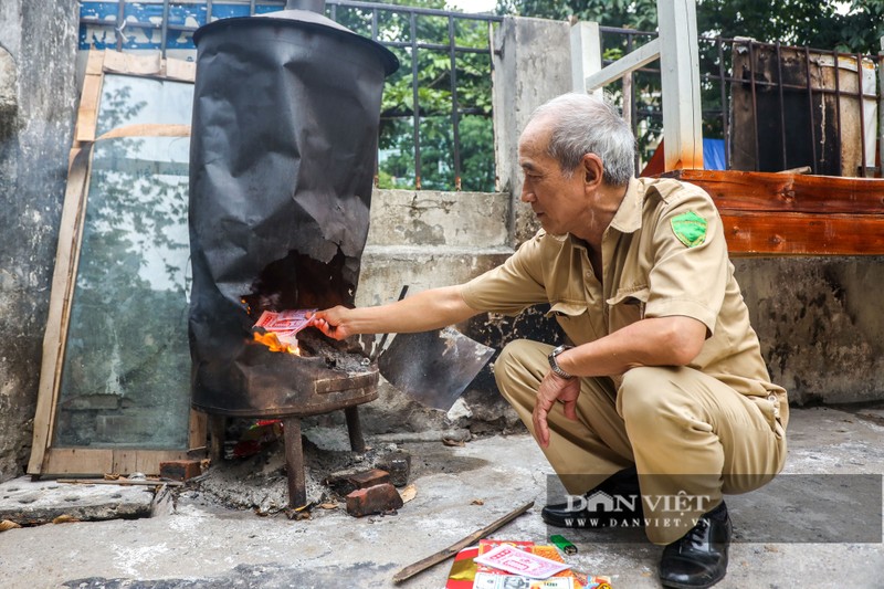 Lang mo da co 100 tuoi con sot lai giua long Ha Noi-Hinh-10