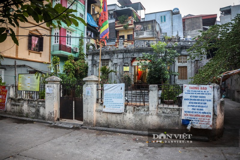 Lang mo da co 100 tuoi con sot lai giua long Ha Noi