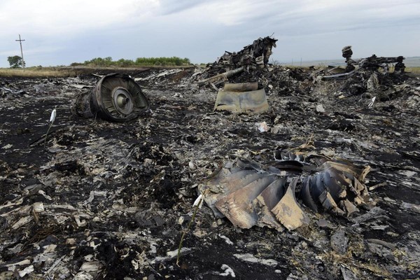 Tai nan may bay tham khoc truoc hang hang khong Germanwings-Hinh-2