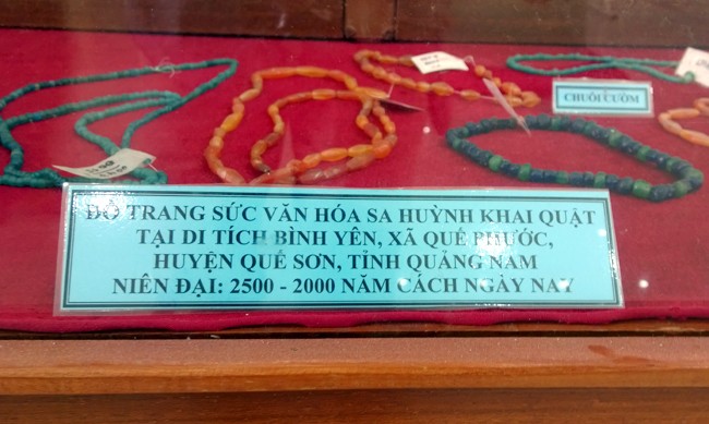 Dep la lung trang suc nghin nam trong mo co Quang Nam