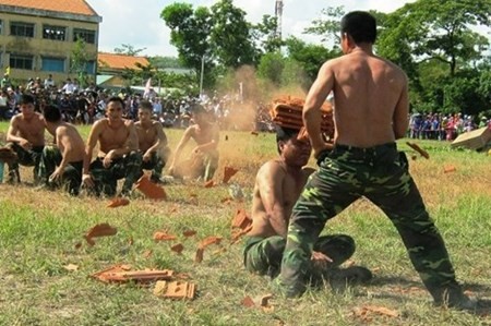 Anh bo doi bien phong bieu dien vo thuat day uy dung-Hinh-5