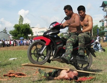 Anh bo doi bien phong bieu dien vo thuat day uy dung-Hinh-9