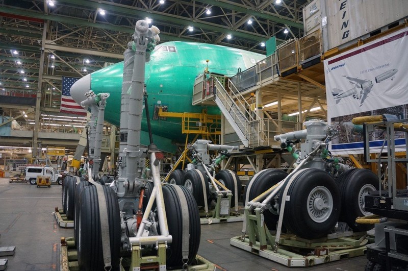 Ben trong nha may khong lo san xuat Boeing 747-Hinh-5