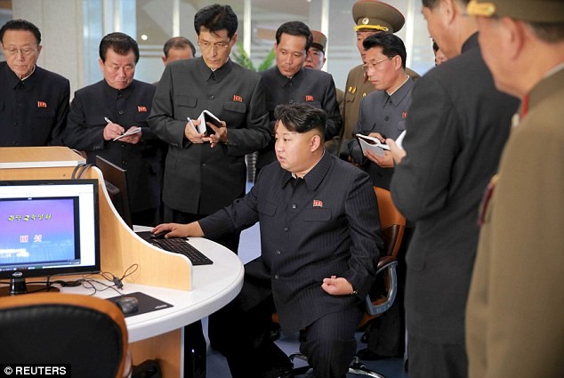 Soi toa nha khoa hoc hinh hat nhan Kim Jong Un vua thi sat-Hinh-3