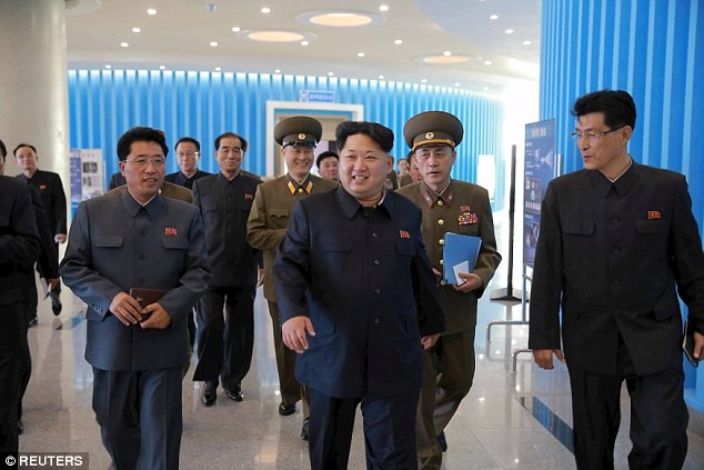 Soi toa nha khoa hoc hinh hat nhan Kim Jong Un vua thi sat-Hinh-4