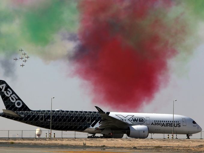 Ngam dan may bay khung trung bay tai Dubai Air Show 2015-Hinh-4