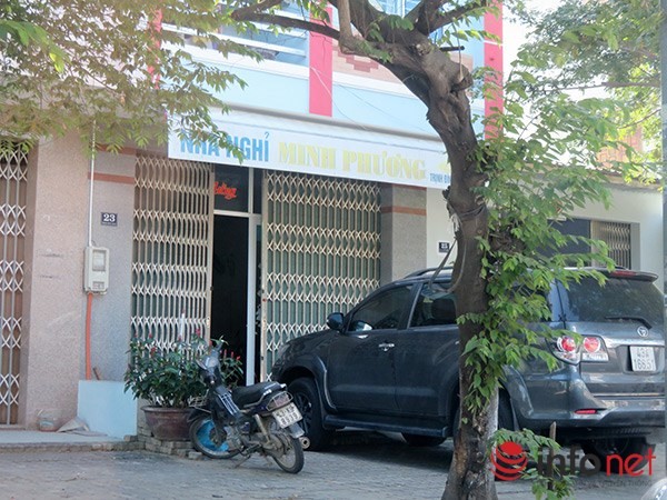 Ong chu showroom Da Nang cam cua khach Viet la ai?