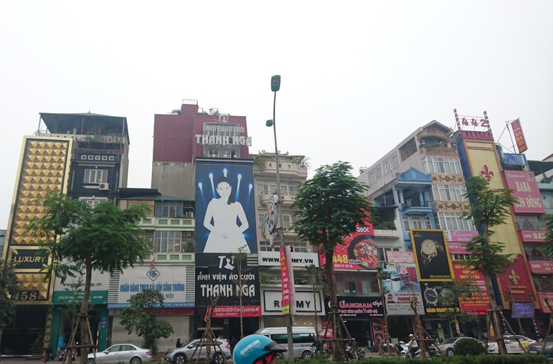 Muon ve bien quang cao khung tren cac tuyen pho Ha Noi-Hinh-2