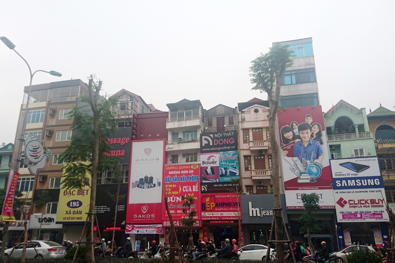 Muon ve bien quang cao khung tren cac tuyen pho Ha Noi