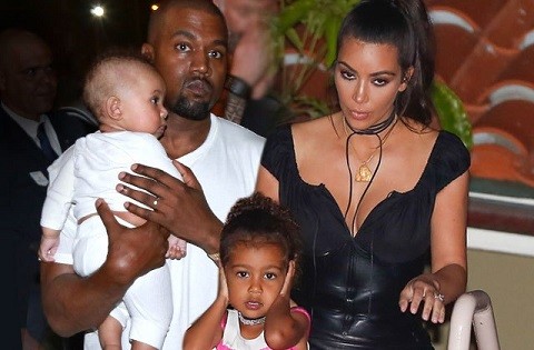 Kim Kardashian va Kanye West ran vo sau cu soc bi cuop
