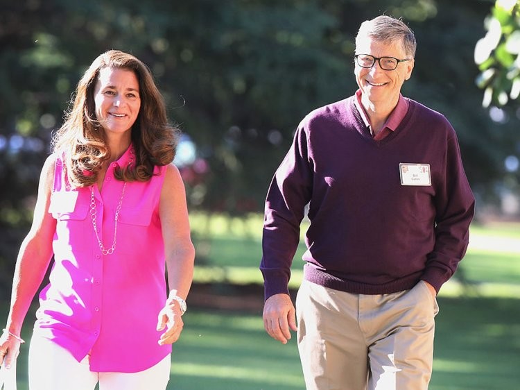 Thoi quen cua Bill Gates: An burger va rua bat moi toi