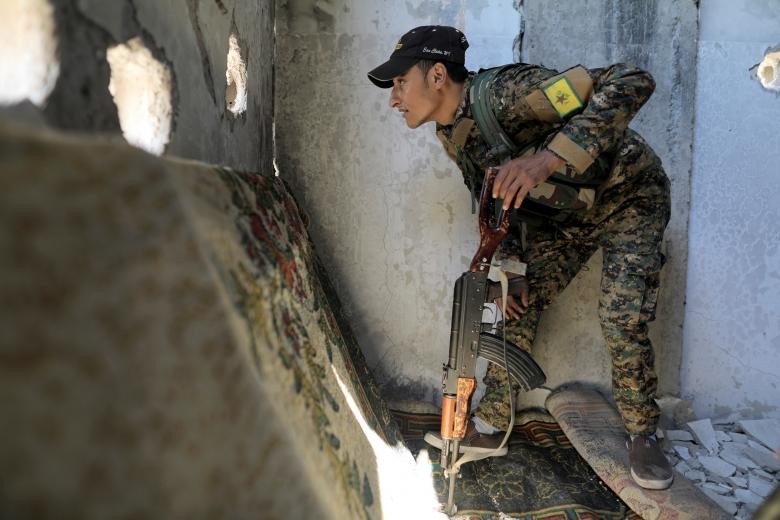 Anh moi SDF giao tranh voi phien quan IS tai Raqqa-Hinh-10