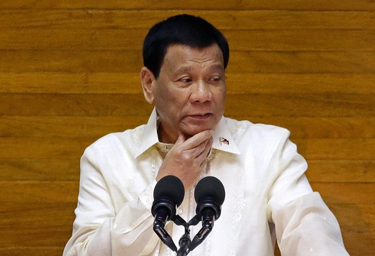 Ong Duterte doa giet canh sat tha hoa tren truyen hinh truc tiep