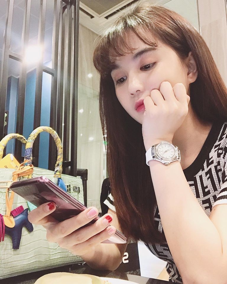 Bi xia xoi tuoi 30 chua lay chong, Ngoc Trinh: “Muon song nhu vay”