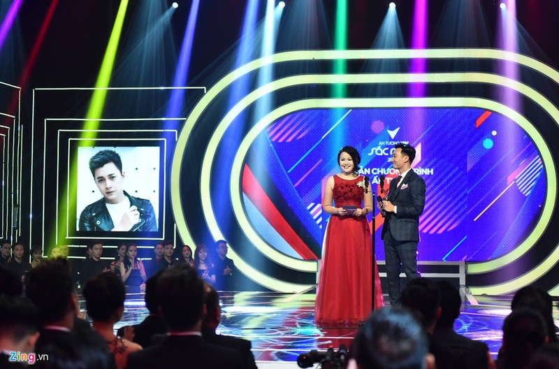 VTV Awards 2018 co thoa dang khi cac BTV Thoi su lai trang giai?-Hinh-2