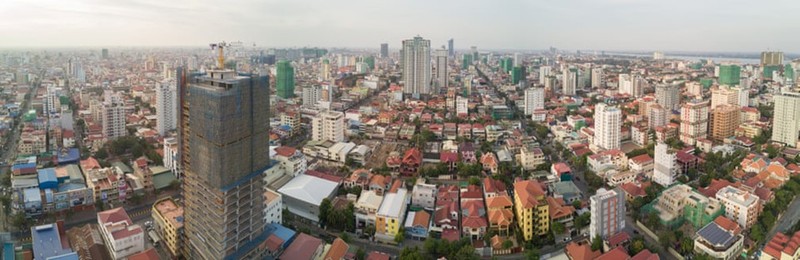 Nong dan Campuchia bi day vao canh khon cung vi bien doi khi hau