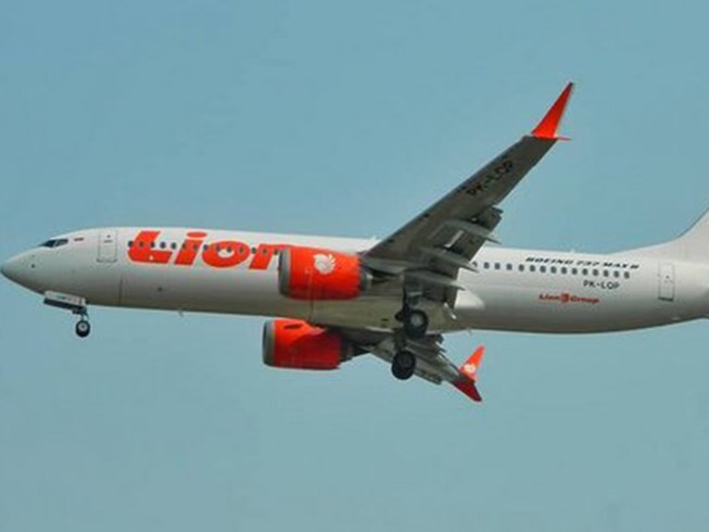 Vi sao may bay Boeing 737 moi toanh lai roi?