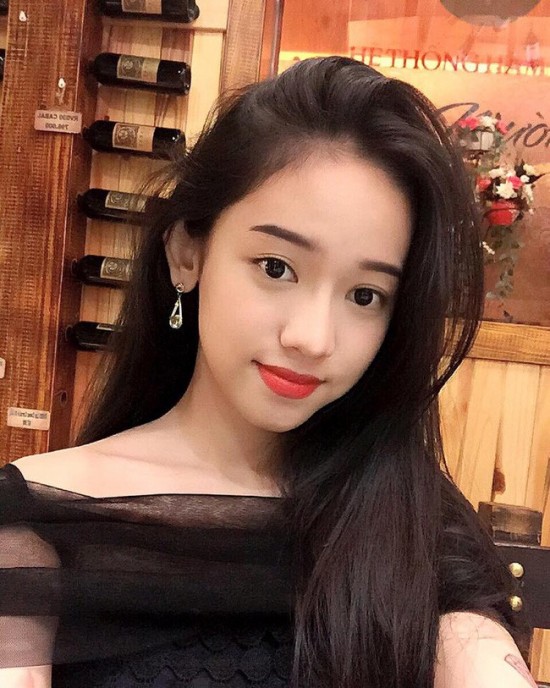 Ngam gu thoi trang “ho bao” cua Thuy Vi sau khi dung “dao keo”-Hinh-2