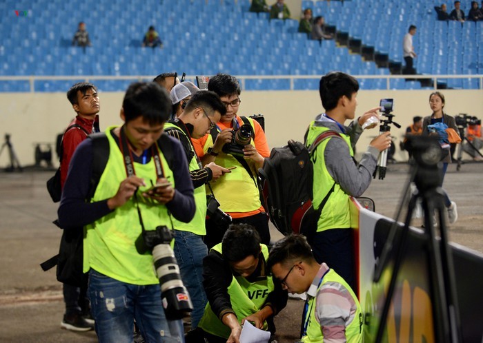 Khoang lang tren khan dai My Dinh sau AFF Cup 2018 cua CDV Viet Nam-Hinh-11