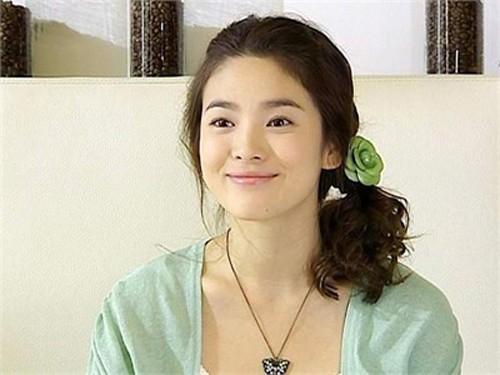 Nhung kieu toc tre trung va “hut hon” cua Song Hye Kyo-Hinh-7