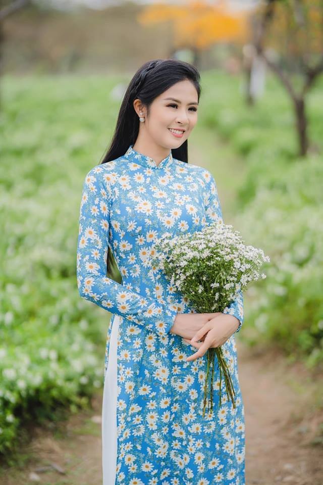 Ngam nhung hinh anh hoa hau Viet dien ao dai cuc ky duyen dang-Hinh-12