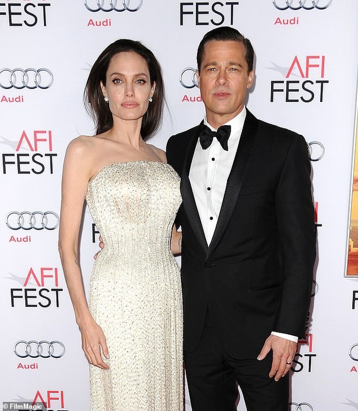 Brad Pitt hen ho cung Charlize Theron sau khi ly di Angelina Jolie-Hinh-3