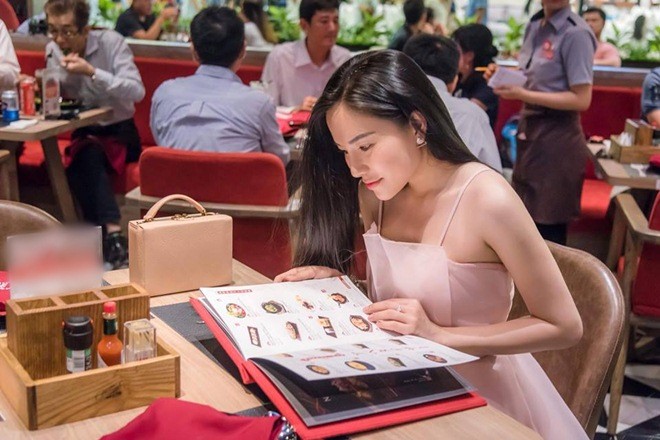 Gu thoi trang sexy cua Ly Phuong Chau - vo cu Lam Vinh Hai-Hinh-3