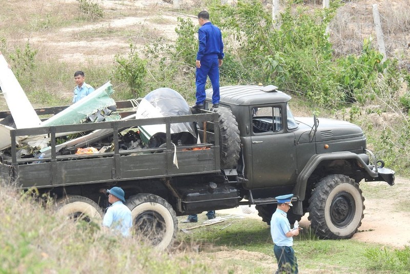 May bay quan su roi o Khanh Hoa: Ngay mai to chuc tang le 2 phi cong hy sinh