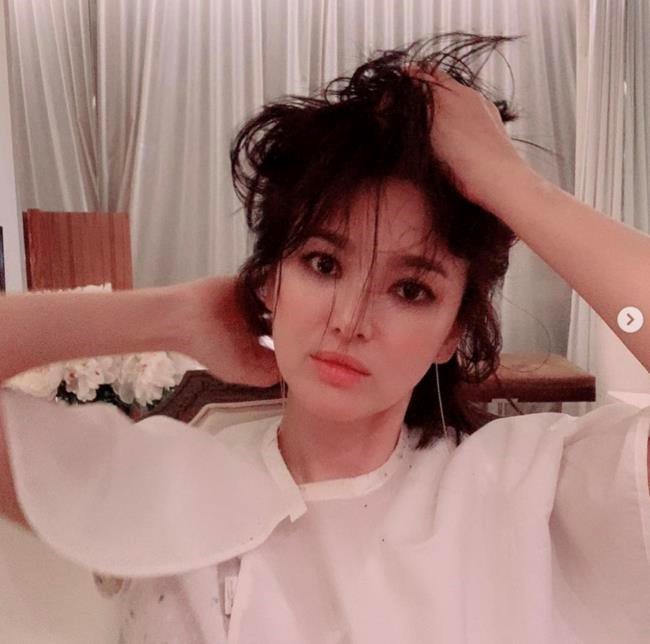 Song Hye Kyo thay doi phong cach trang diem sac sao hau ly hon-Hinh-7