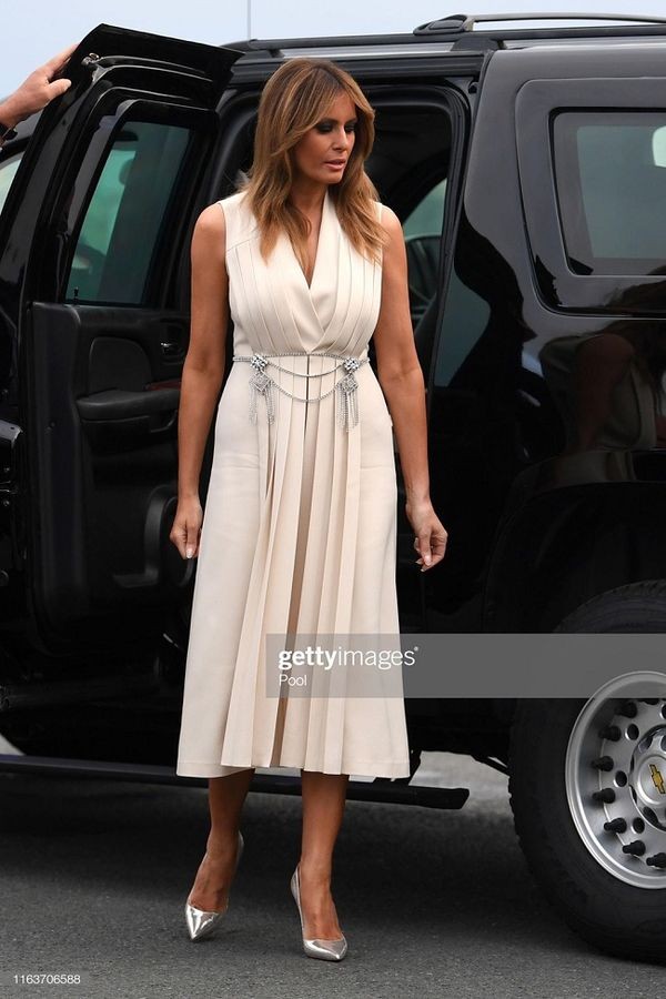 Ngam loat vay ao khien De nhat phu nhan My Melania Trump noi bat tai G7-Hinh-5