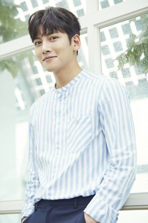 My nam Ji Chang Wook khien fan Viet ban loan mac do 