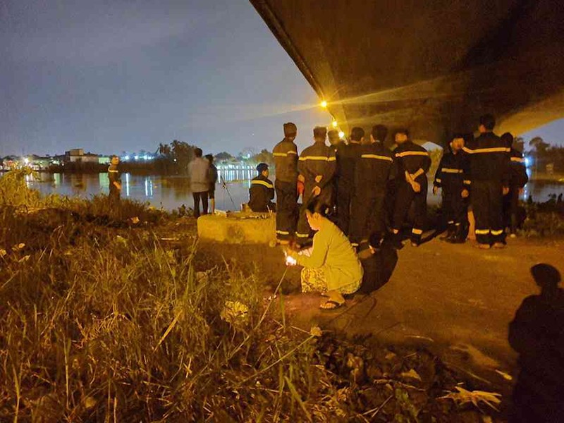 Di xe om tu Sai Gon ve Binh Duong de nhay cau tu tu