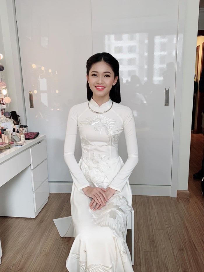 Nhung bo ao dai trang trong le an hoi sieu dep cua Dong Nhi va cac sao Viet-Hinh-5