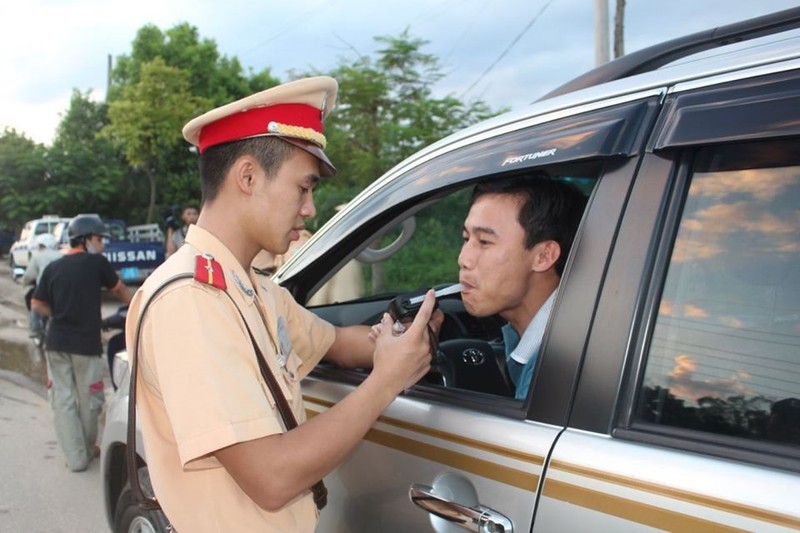 Uong ruou bia sau bao lau thi kiem tra khong con nong do con?