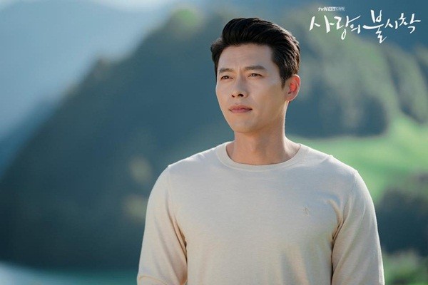 Bi quyet gi giup “nam than” Hyun Bin luon co lan da tuoi tre o tuoi 38