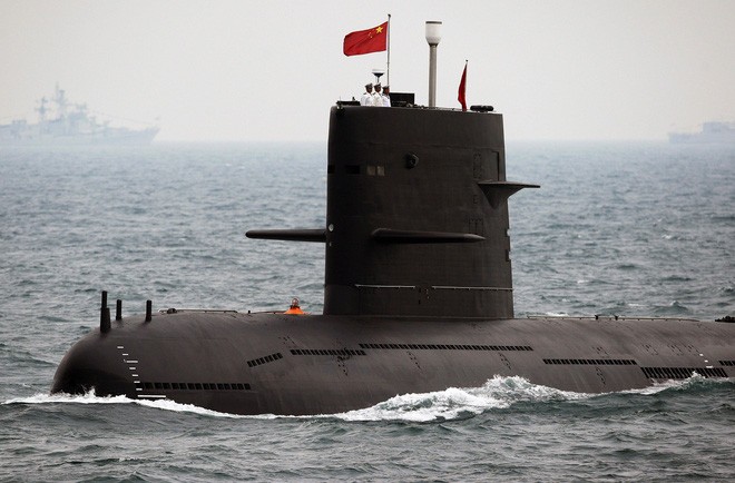 Hé lộ đường hầm chứa tàu ngầm tên lửa đạn đạo của Trung Quốc