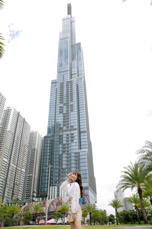 Landmark 81 tro thanh diem 'song ao' thu hut dan hot girl Viet-Hinh-4