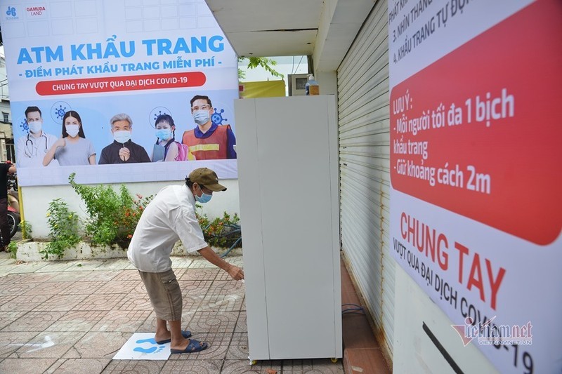 Chu nhan ATM gao dau tien o Sai Gon lai lam 'ATM nha khau trang'-Hinh-5