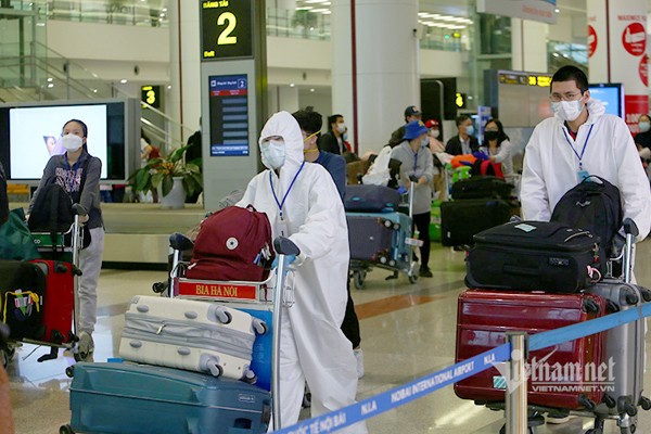 Nu hanh khach Ha Noi mac COVID-19 khi den Nhat Ban