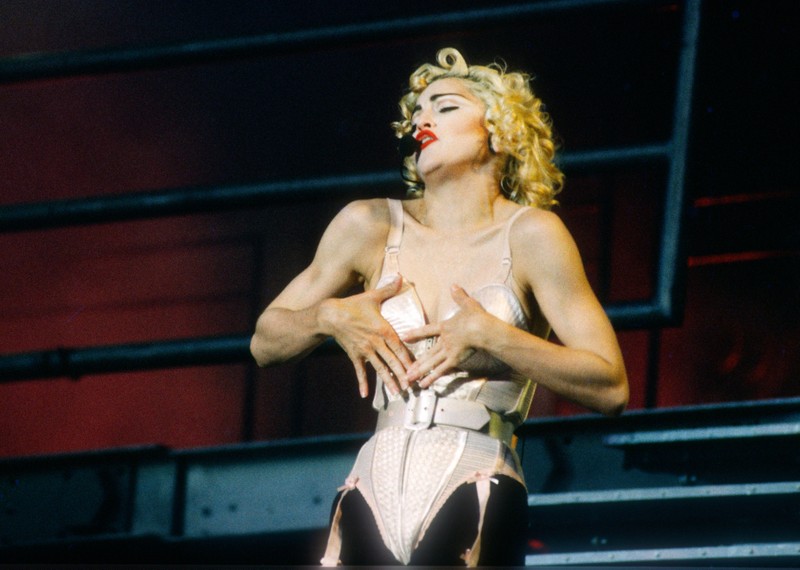 Diva Madonna luon giu voc dang nong bong ben nguoi tinh kem 36 tuoi-Hinh-6