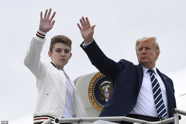 “Hoang tu Nha Trang” Barron Trump cao rao, an mac banh bao o tuoi 14-Hinh-2