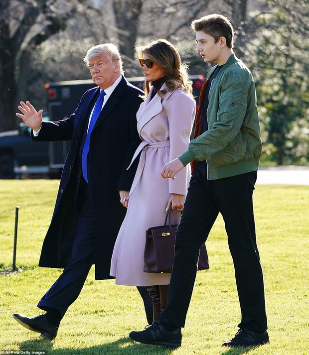 “Hoang tu Nha Trang” Barron Trump cao rao, an mac banh bao o tuoi 14-Hinh-3