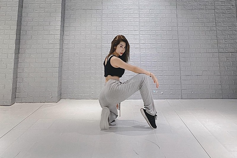 Người đẹp Ngọc Anh mang hình ảnh Quyên lên sân khấu VIP Dance